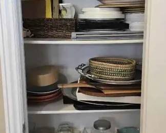SU140Pantry Lot Miscellaneous kitchen items