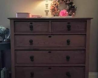 SU240Wedding Dresser And Pink Home Decor
