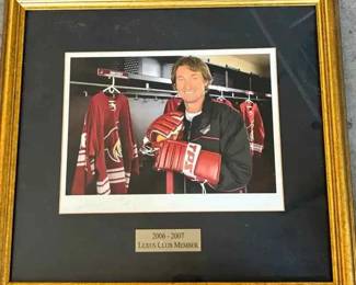 SU157Framed Collectible Photograph Of Wayne Gretzky