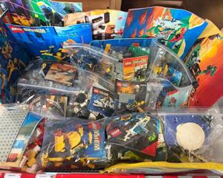 SU102Surprise Mystery Lego Lot
