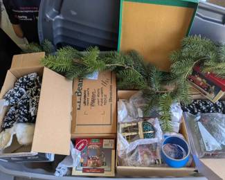 SU118Miscellaneous Christmas Village Trees More