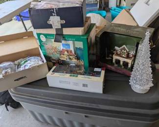 SU107Christmas Villages