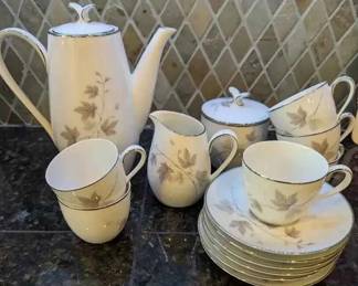 SU183VVintage Noritake Fine China Autumn Leaves Tea Set
