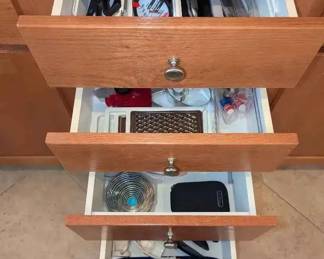 SU217Miscellaneous Kitchen Drawers
