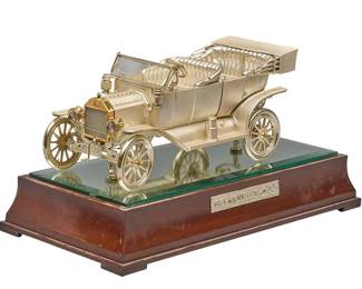 1913 Model T Ford, Model Car in Case