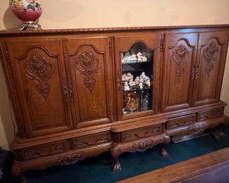 Available for Pre-Sale! Vintage French Provincial/Louis XV style carved oak breakfront hutch or display cabinet. Approx. 93 1/2x 57 1/2 x 20”d. $800.
