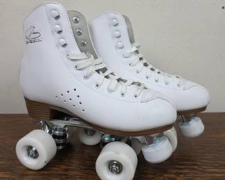 Lot #165 - Paraison Classic White Leather Roller Skates with Wooden Heels and Durable Wheels Women's Size 7