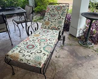 Wrought iron chaise lounge 