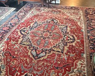 Beautiful antique Heriz rug