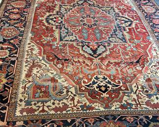 Beautiful antique Heriz rug
