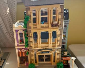 The LEGO Police Station (set #10278) is a 2,923-piece set from the Modular Buildings Collection.