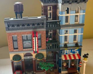 The retired LEGO Creator ExpertDetective's Office (set #10246) modular building set, released in 2015 with 2,262 pieces.