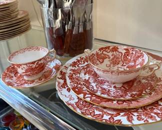 Royal Crown Derby Aves Red 11 salad and dinner 12 soups and saucers 7 cups and saucers