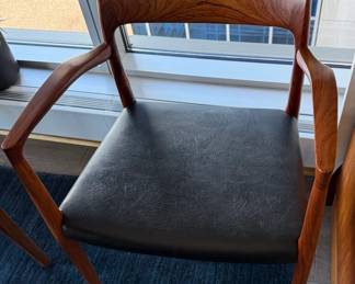 Look at what Louise found the 2 armed chairs.