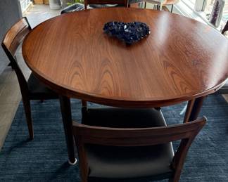 Dyrlund Denmark Teak Circular Expandable Table & 4 chairs