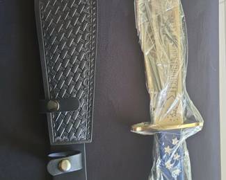 Timber Wolf American Independence Bowie Knife