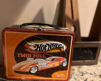 Hot wheels lunch box