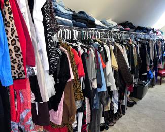 Huge amount of ladies clothing