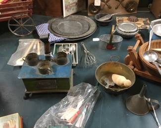 334.  Stove and kitchen gadgets