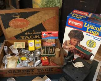 336.  Kitchen tools, Lincoln logs