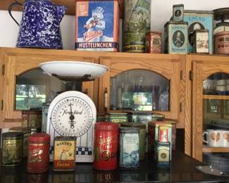 Advertising tins, scale, containers 400.