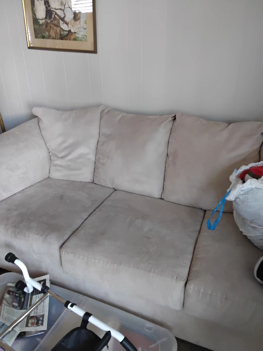 There is 2 sofas and 1 futo
