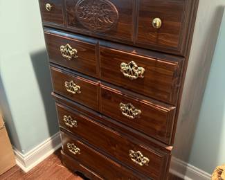 Several chest of drawers /dressers
