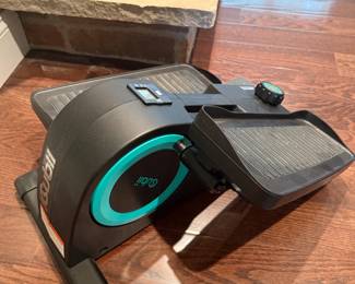 Seated exercise machine 
