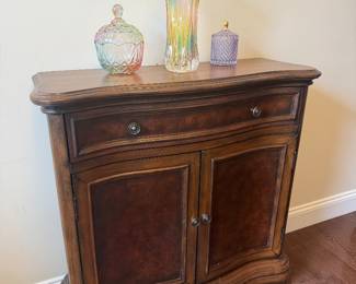 Accent table and glassware 