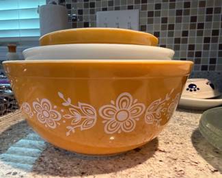 Pyrex set, Butterfly Gold print 3 pc