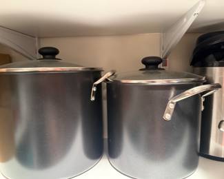 Many nice pots and pans