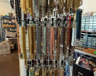 vintage, deadstock and new chains - gold, silver, rhoidum, rosegold plated, raw brass, leather & string