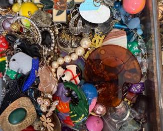 large plastic, glass, enamel, crystal & ceramic pendants - buy in bulk & save $$$