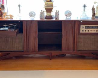 MCM stereo console Fisher 500c
