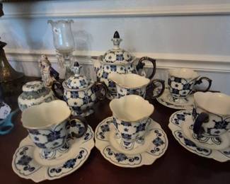 Bombay Summerhill Tea Set
