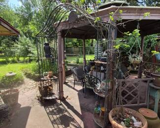 Garden Trellis, Outdoor Furniture, Pots, Hanging Baskets