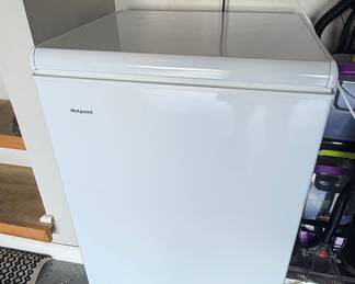 Hotpoint 3.6 cu. ft. Manual Defrost Chest Freezer