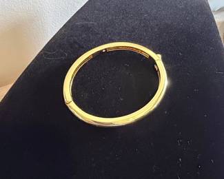 Vintage Gold Tone Hinged Bangle Bracelet by Roman