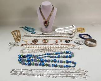 Lot 110 Group of vintage costume jewelery, necklaces,