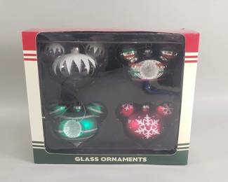 Lot 386 Disney Parks Mickey Mouse Christmas ornaments