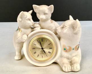 Lot 503 Vintage Lenox Cat and Kittens quartz desk