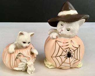 156 Lot 501 Pair of vintage Lenox porcelain Halloween cat figures