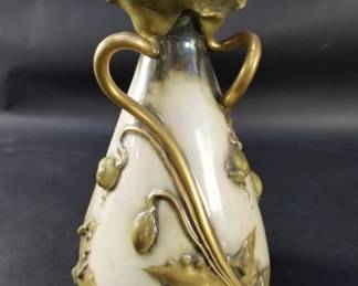 Lot 3 Art Nouveau style porcelain vase