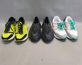 Lot 469 Three pairs of mens shoes