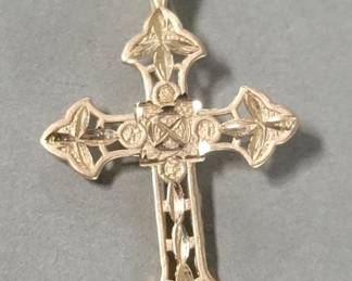 041 Lot 446 14k gold cross pendant