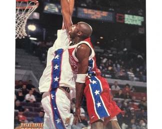 132 Lot 408h 1996 Scoreboard Kobe Bryant rookie card