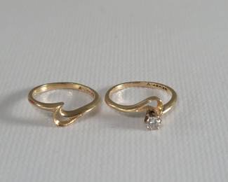021 Lot 621 14k gold and diamond 2 piece ring