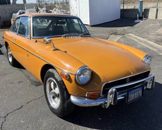 002 Lot 333c 1971 MG MGB GT