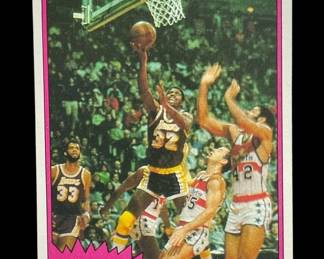 155 Lot 407h 1981 Topps Magic Johnson Super Action card