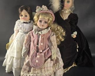 Lot 433 Group of vintage dolls